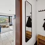 Helle & Moderne Mit Panorama-balkon Coblença