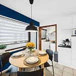 Lejlighed Helle & Moderne Mit Panorama-balkon