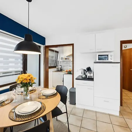 Apartamento Helle & Moderne Mit Panorama-balkon Coblença