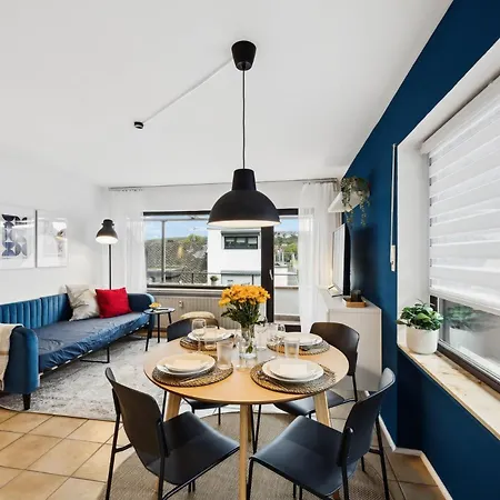 Apartamento Helle & Moderne Mit Panorama-balkon Coblença