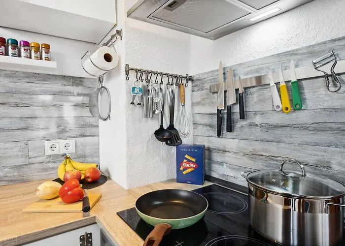 Helle & Moderne Mit Panorama-balkon Appartement *