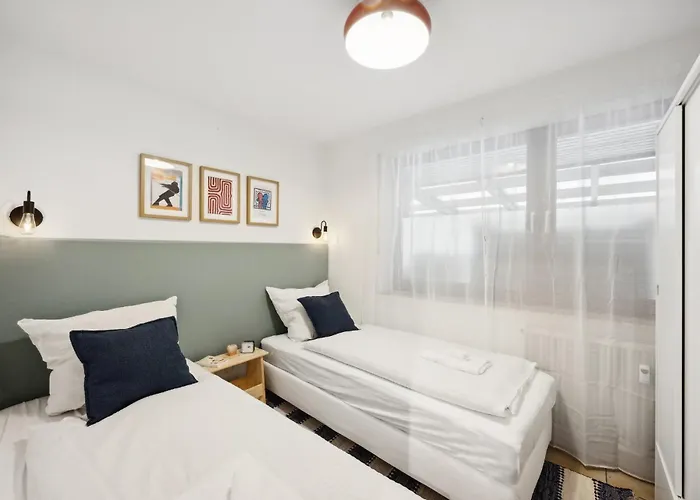 Helle & Moderne Mit Panorama-balkon Appartement *