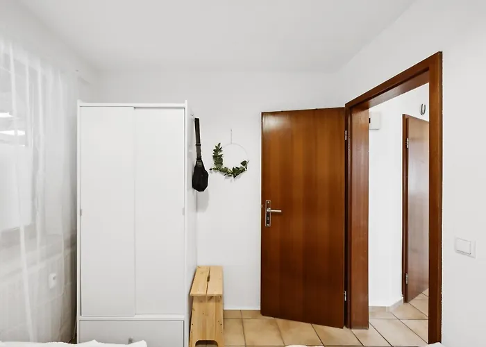 Helle & Moderne Mit Panorama-balkon Coblence