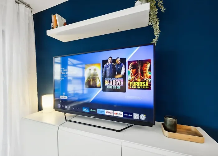 Helle & Moderne Mit Panorama-balkon Appartement